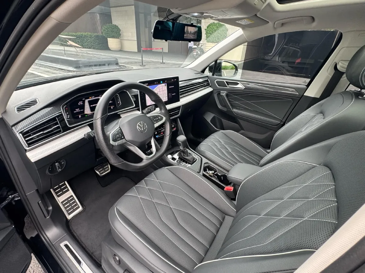 2024 Volkswagen Tiguan L 2.0T 186HP L4 7DCT,autocango,china used car exporter,china ev exporter,chinese used car exporter,chinese used ev exporter
