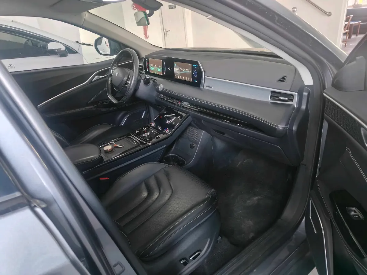 2022 Venucia Grand V 1.5T 190HP L4 7DCT,autocango,china used car exporter,china ev exporter,chinese used car exporter,chinese used ev exporter