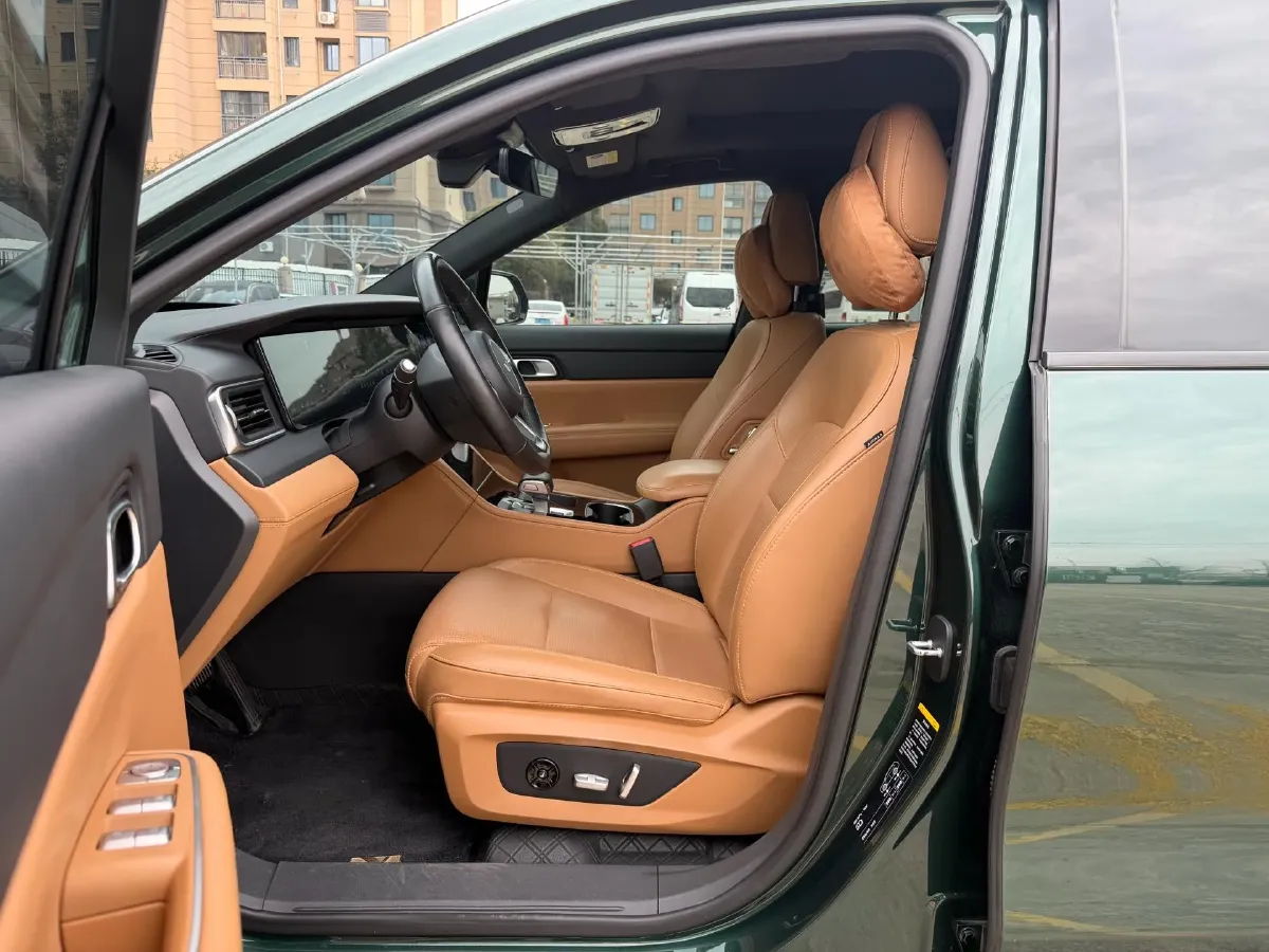 2021 Li ONE Range Extended 131HP REEV 40.5KWH,autocango,china used car exporter,china ev exporter,chinese used car exporter,chinese used ev exporter