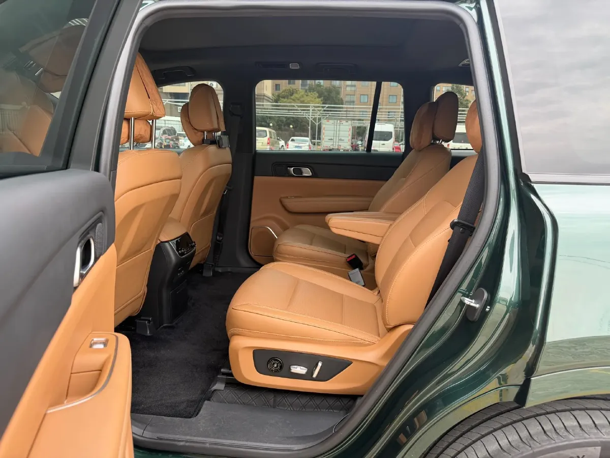 2021 Li ONE Range Extended 131HP REEV 40.5KWH,autocango,china used car exporter,china ev exporter,chinese used car exporter,chinese used ev exporter