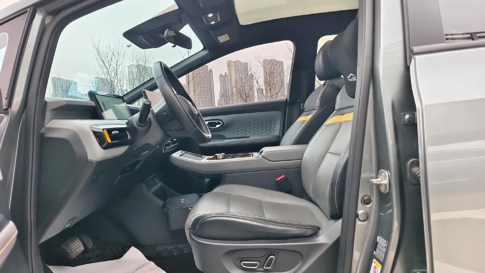 2022 Geely Okavango 1.8T 184HP L4 7DCT,autocango,china used car exporter,china ev exporter,chinese used car exporter,chinese used ev exporter