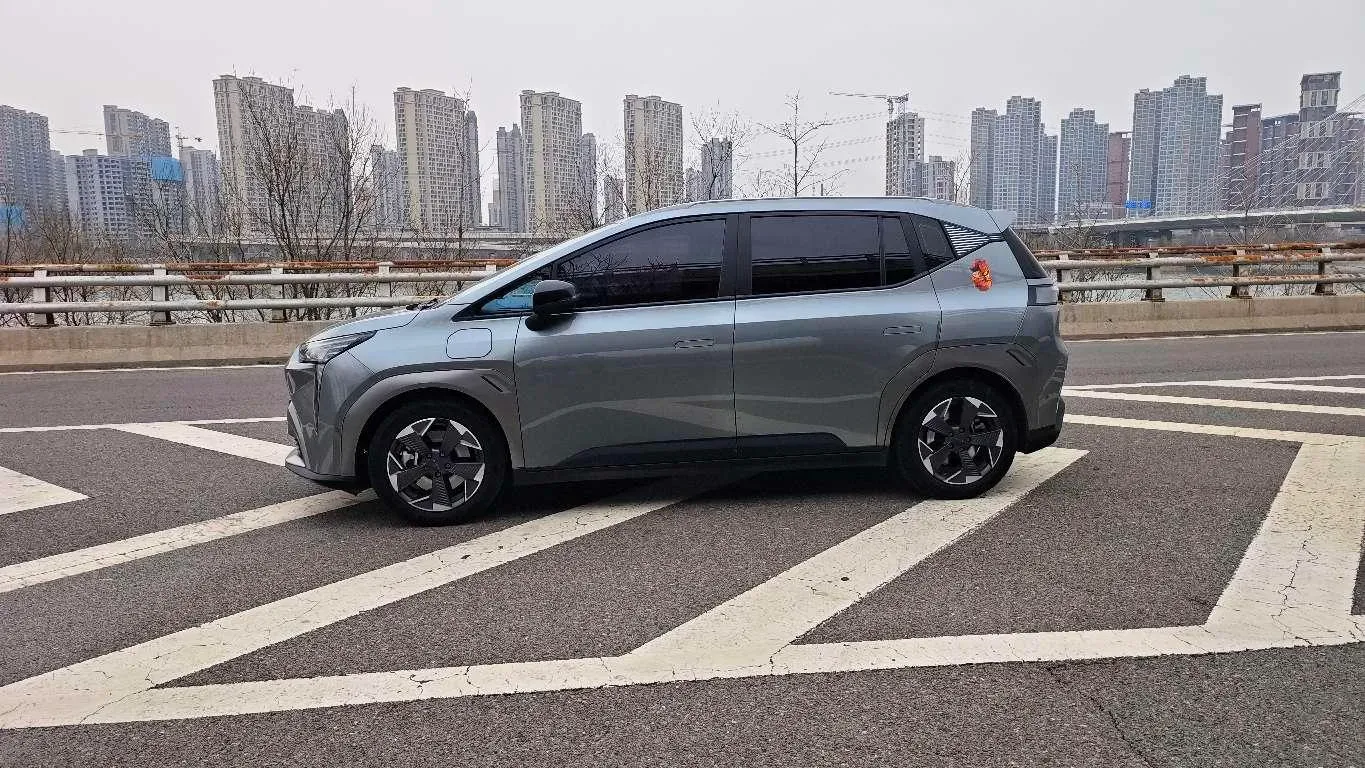 2022 Geely Okavango 1.8T 184HP L4 7DCT,autocango,china used car exporter,china ev exporter,chinese used car exporter,chinese used ev exporter