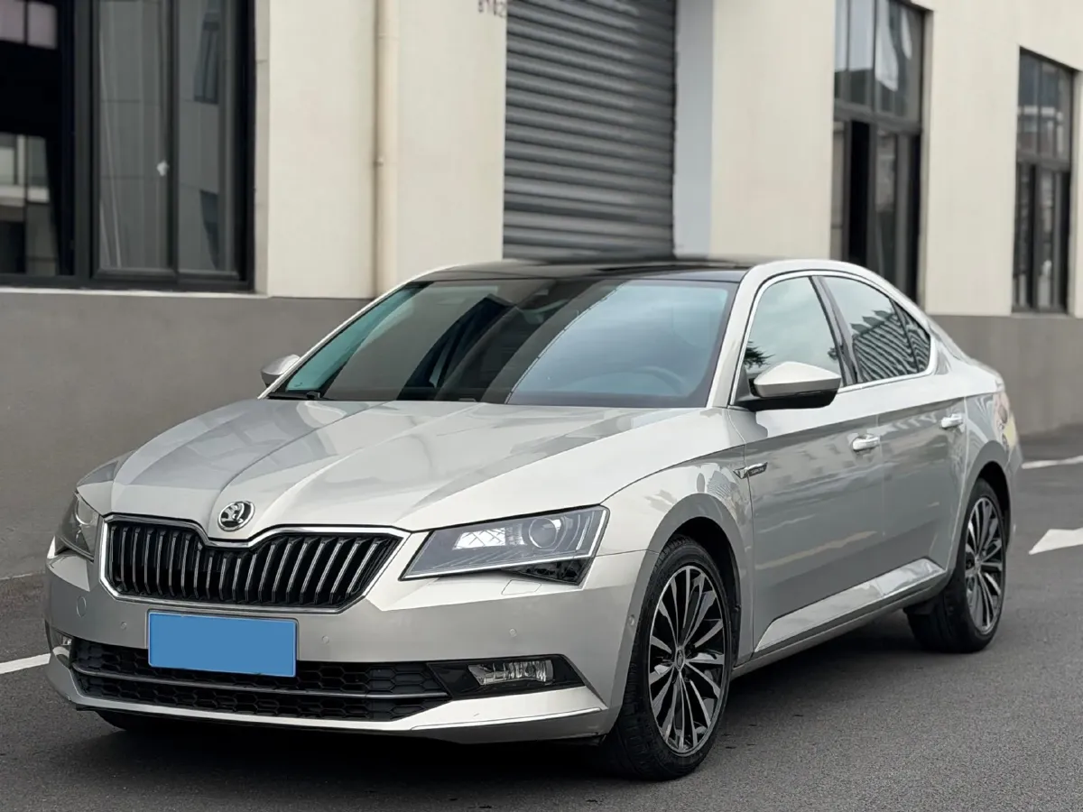 2018 Skoda Kodiak 1.8T 180HP L4 7DCT,autocango,china used car exporter,china ev exporter,chinese used car exporter,chinese used ev exporter