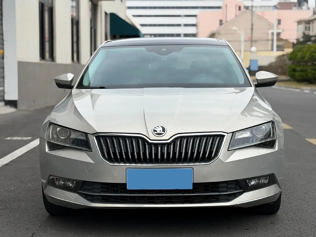 2018 Skoda Kodiak 1.8T 180HP L4 7DCT,autocango,china used car exporter,china ev exporter,chinese used car exporter,chinese used ev exporter