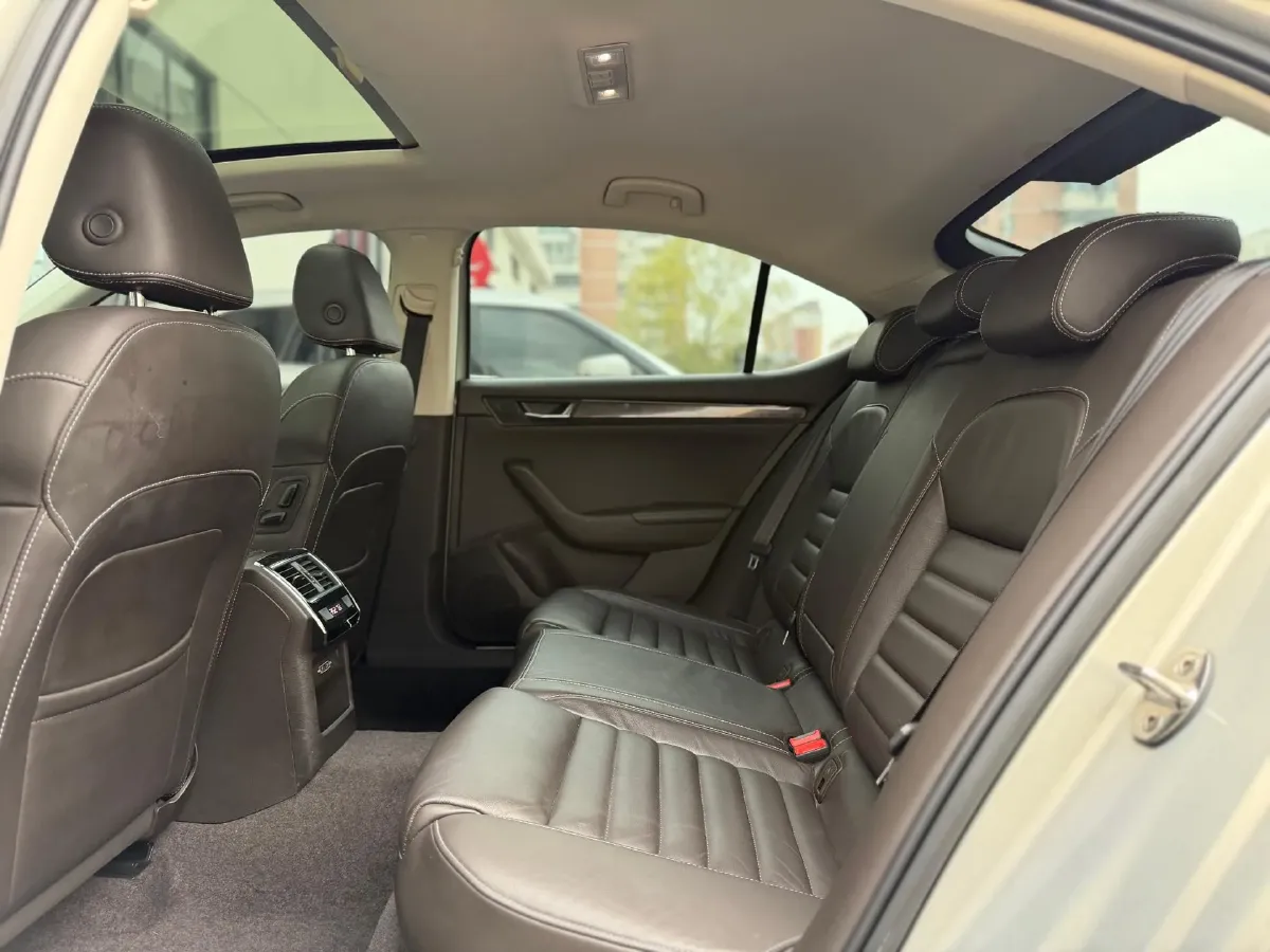 2018 Skoda Kodiak 1.8T 180HP L4 7DCT,autocango,china used car exporter,china ev exporter,chinese used car exporter,chinese used ev exporter