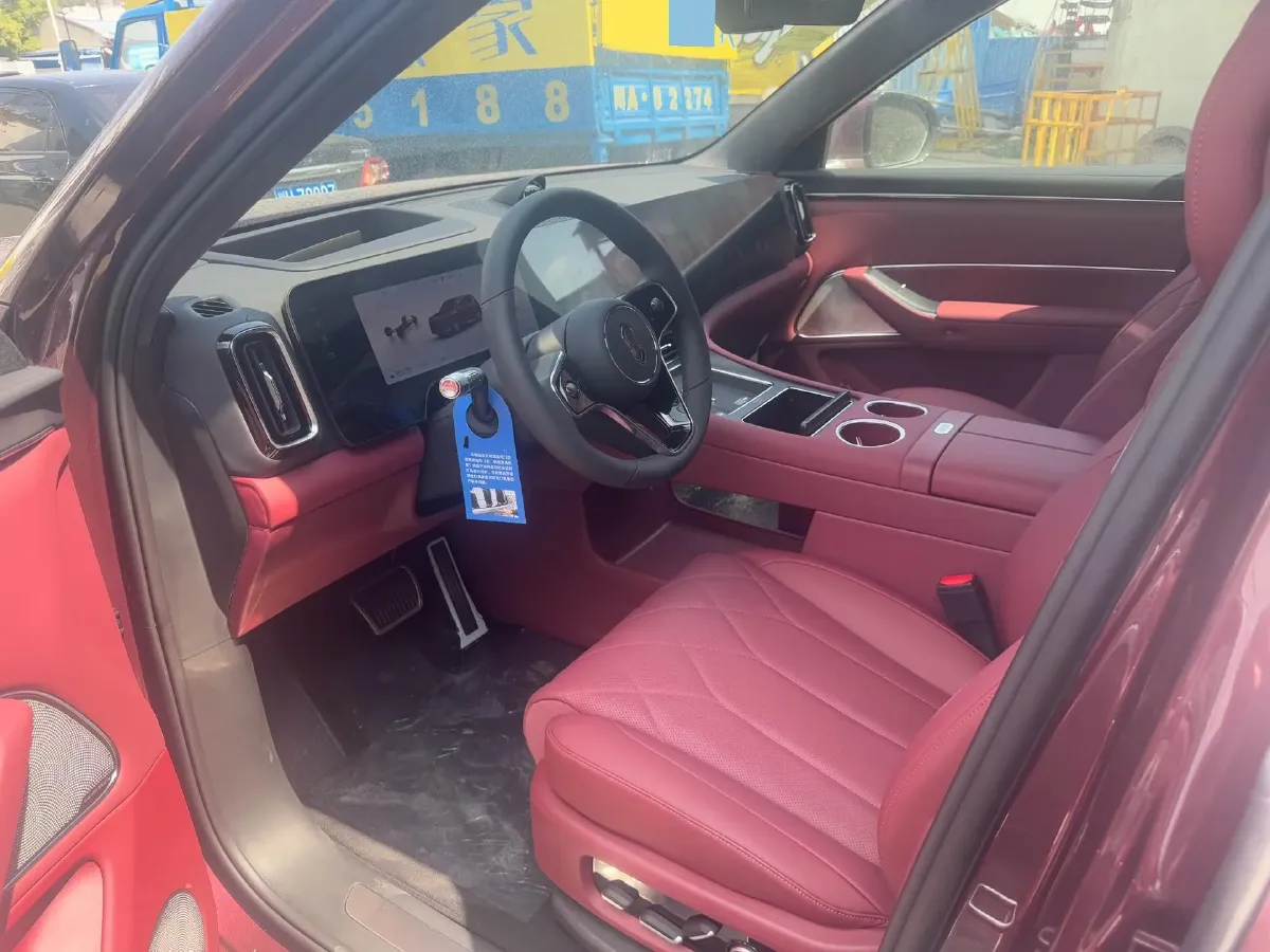 2025 AITO AITO M8 REEV 160HP REEV 53.4KWH,autocango,china used car exporter,china ev exporter,chinese used car exporter,chinese used ev exporter