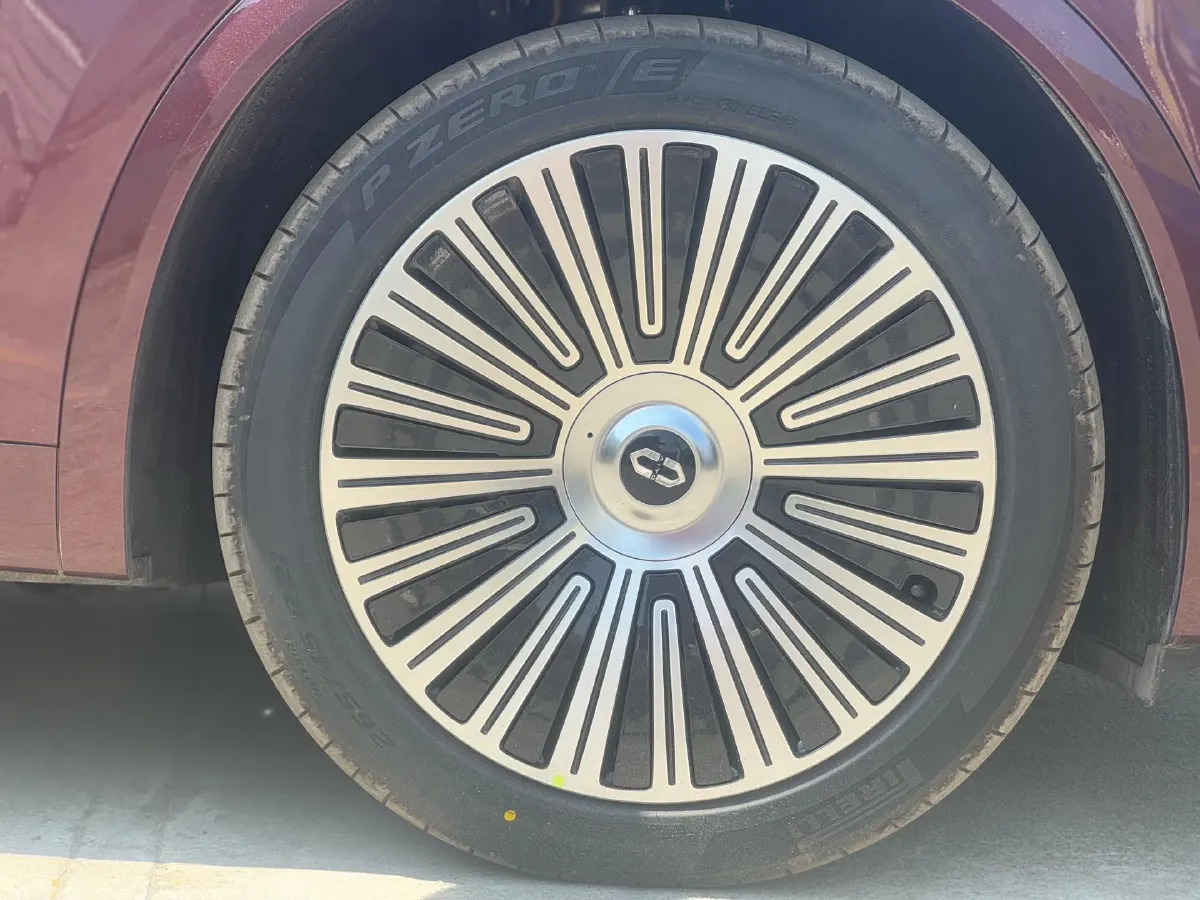 2025 AITO AITO M8 REEV 160HP REEV 53.4KWH,autocango,china used car exporter,china ev exporter,chinese used car exporter,chinese used ev exporter