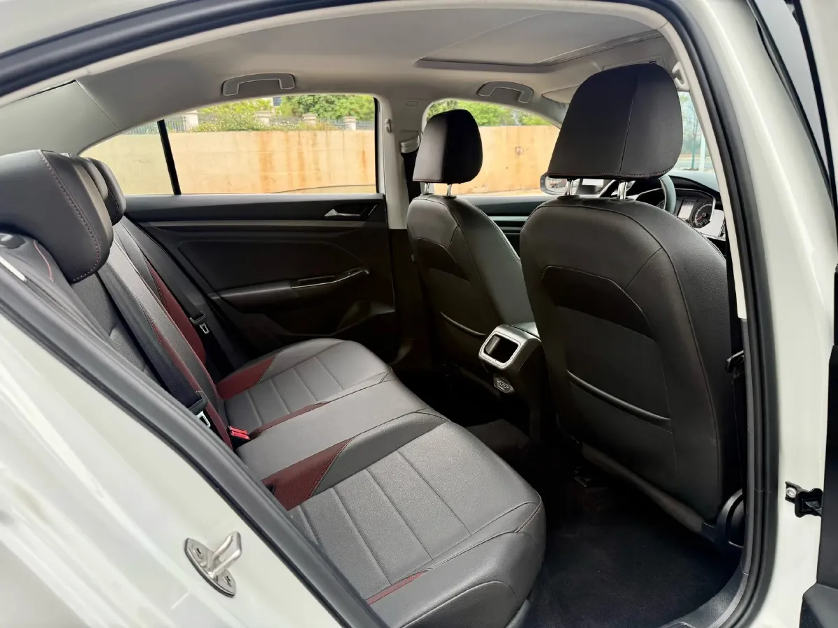 2019 Bestune T77 1.2T 143HP L4 7DCT,autocango,china used car exporter,china ev exporter,chinese used car exporter,chinese used ev exporter