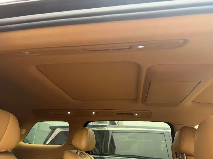 2025 Voyah Dream 1.5T 150HP L4 PHEV 41.7KWH,autocango,china used car exporter,china ev exporter,chinese used car exporter,chinese used ev exporter