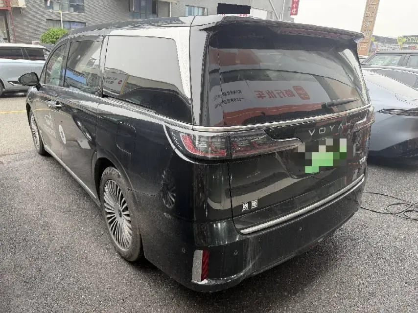 2025 Voyah Dream 1.5T 150HP L4 PHEV 41.7KWH,autocango,china used car exporter,china ev exporter,chinese used car exporter,chinese used ev exporter