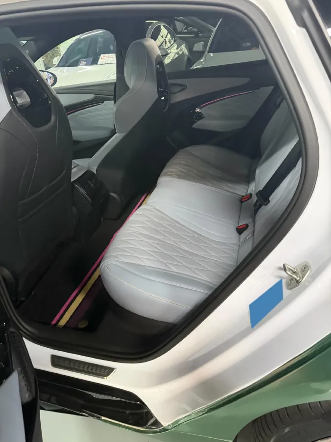 2022 AITO AITO M5 Range Extended 125HP REEV 40KWH,autocango,china used car exporter,china ev exporter,chinese used car exporter,chinese used ev exporter