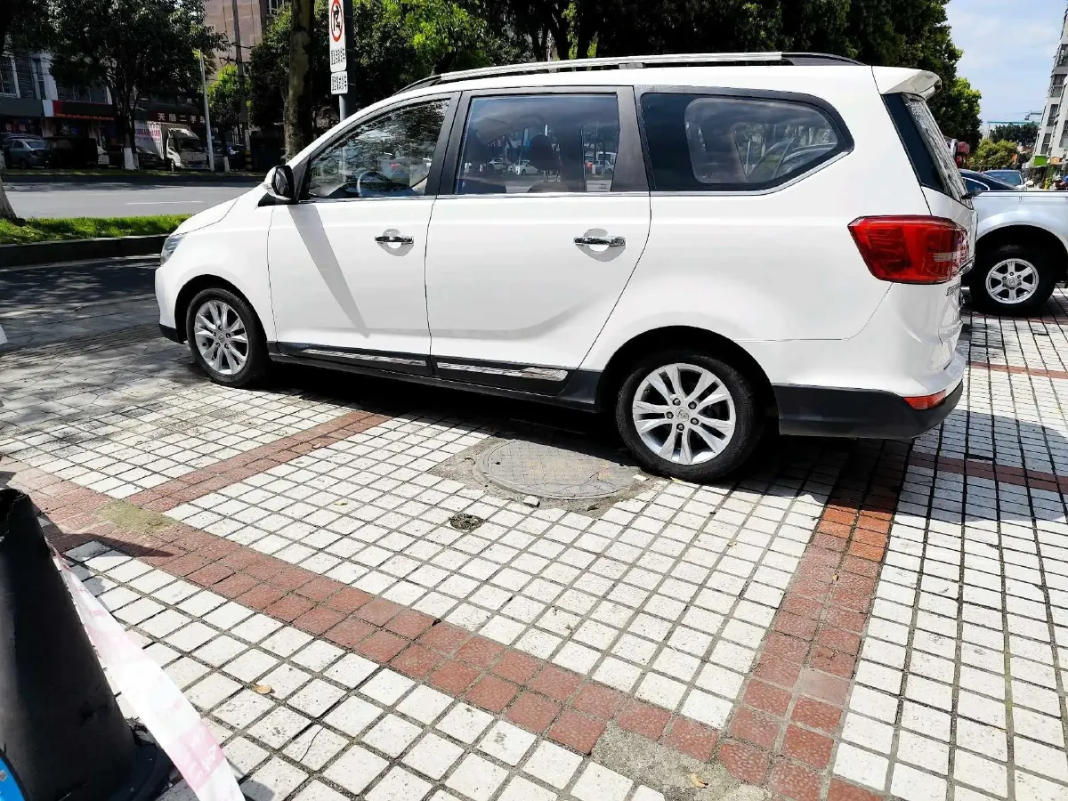 2016 BaoJun 730 1.5L 112HP L4 5MT,autocango,china used car exporter,china ev exporter,chinese used car exporter,chinese used ev exporter