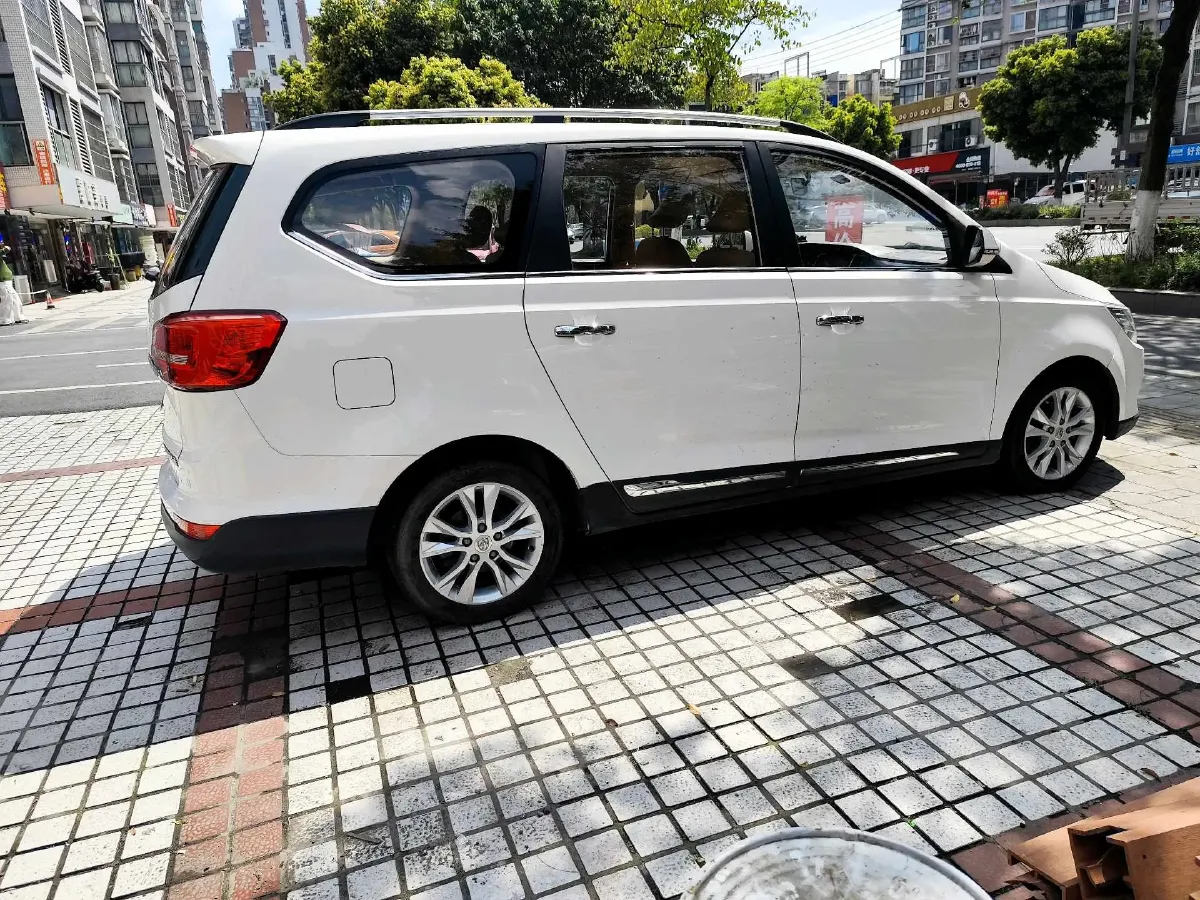 2016 BaoJun 730 1.5L 112HP L4 5MT,autocango,china used car exporter,china ev exporter,chinese used car exporter,chinese used ev exporter