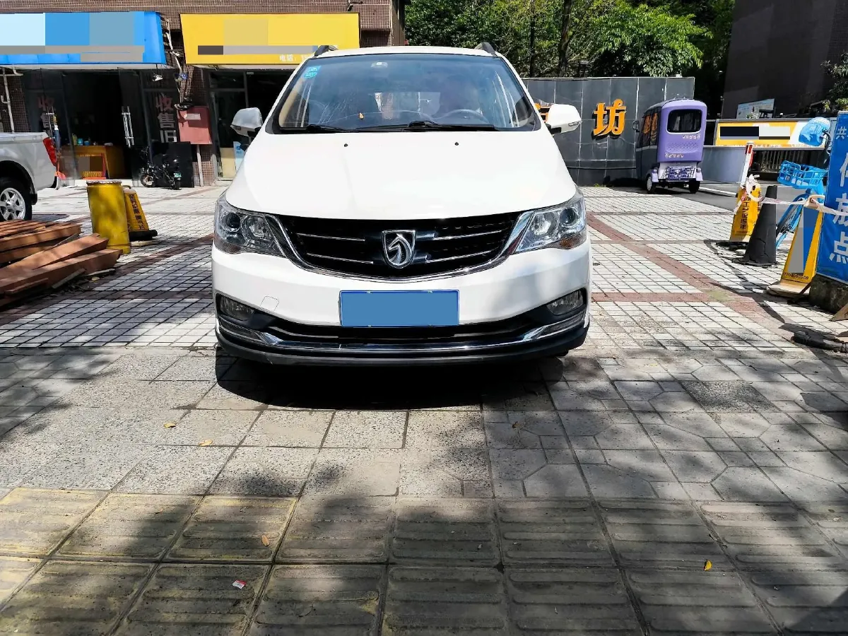 2016 BaoJun 730 1.5L 112HP L4 5MT,autocango,china used car exporter,china ev exporter,chinese used car exporter,chinese used ev exporter