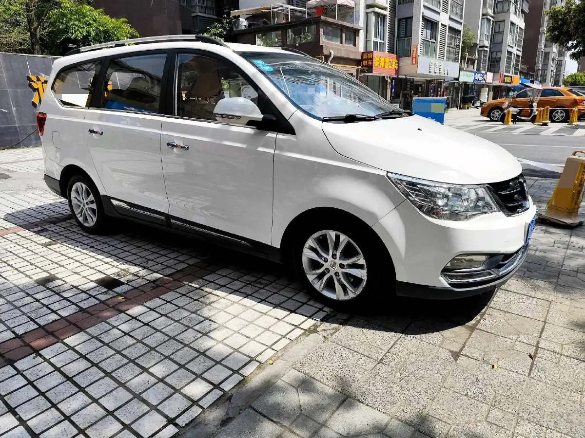 2016 BaoJun 730 1.5L 112HP L4 5MT,autocango,china used car exporter,china ev exporter,chinese used car exporter,chinese used ev exporter