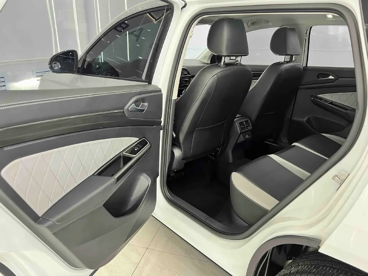 2022 Jetta VS7 1.4T 150HP L4 6AT,autocango,china used car exporter,china ev exporter,chinese used car exporter,chinese used ev exporter