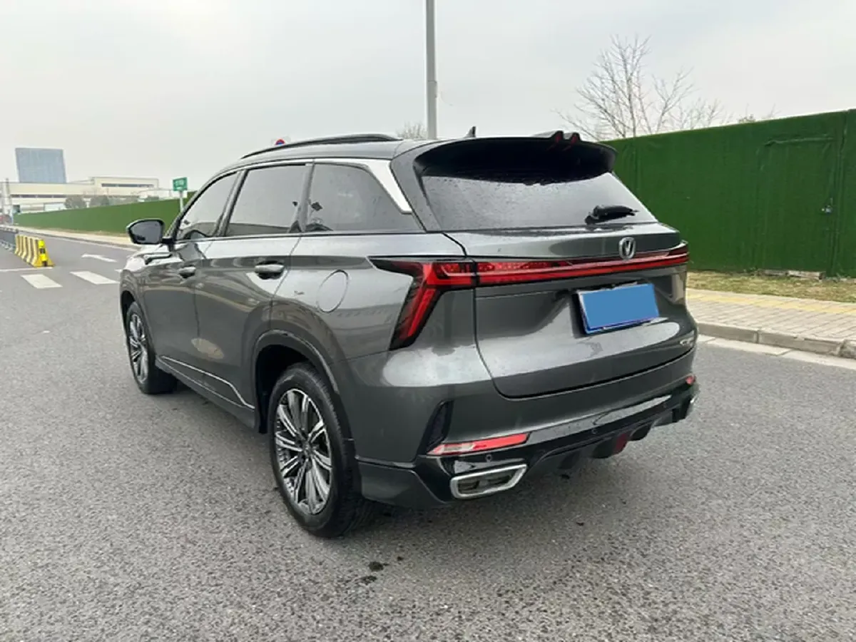 2022 ChangAn CS75 Plus 1.5T 188HP L4 8AT,autocango,china used car exporter,china ev exporter,chinese used car exporter,chinese used ev exporter