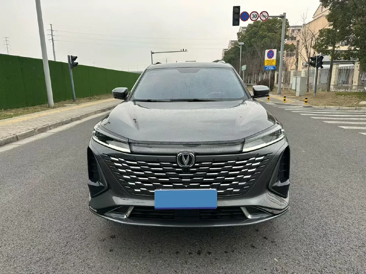 2022 ChangAn CS75 Plus 1.5T 188HP L4 8AT,autocango,china used car exporter,china ev exporter,chinese used car exporter,chinese used ev exporter