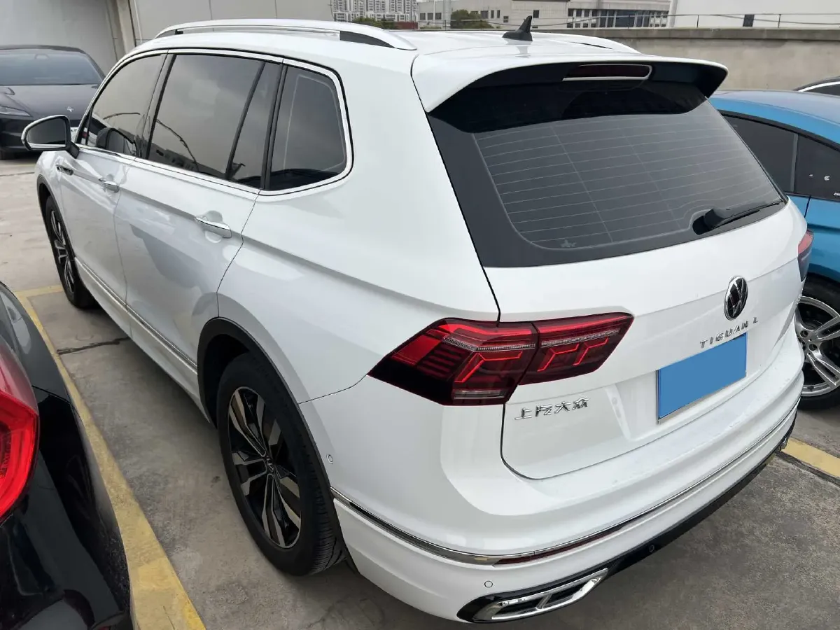 2023 Volkswagen Tiguan L 2.0T 186HP L4 7DCT,autocango,china used car exporter,china ev exporter,chinese used car exporter,chinese used ev exporter
