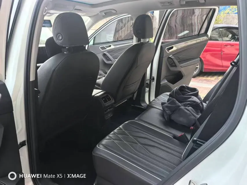 2023 Volkswagen Tiguan L 2.0T 186HP L4 7DCT,autocango,china used car exporter,china ev exporter,chinese used car exporter,chinese used ev exporter