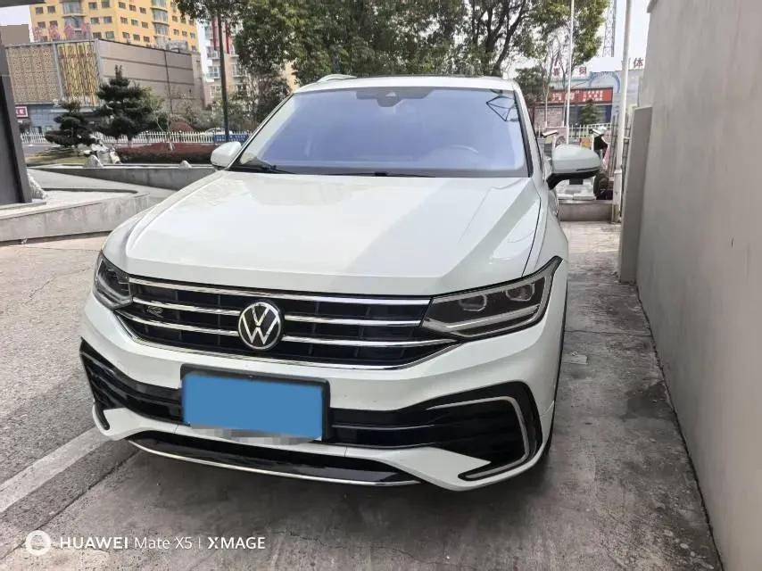 2023 Volkswagen Tiguan L 2.0T 186HP L4 7DCT,autocango,china used car exporter,china ev exporter,chinese used car exporter,chinese used ev exporter