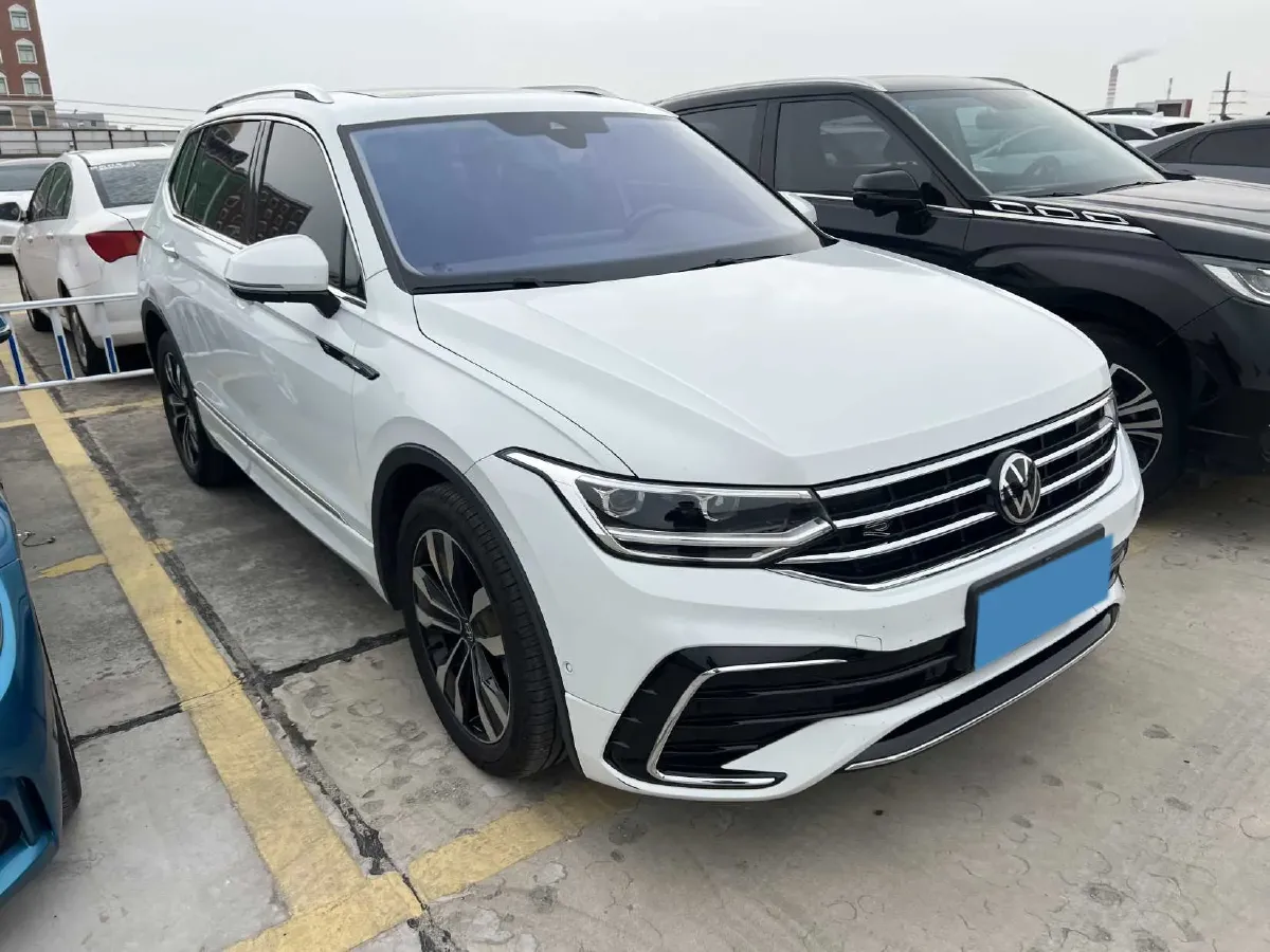 2023 Volkswagen Tiguan L 2.0T 186HP L4 7DCT,autocango,china used car exporter,china ev exporter,chinese used car exporter,chinese used ev exporter