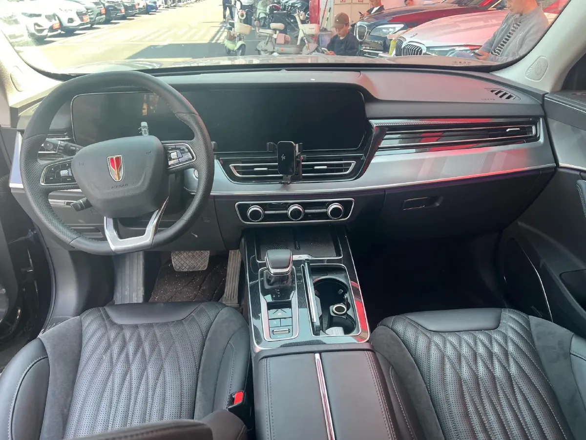 2023 HongQi HS5 2.0T 252HP L4 8AT,autocango,china used car exporter,china ev exporter,chinese used car exporter,chinese used ev exporter