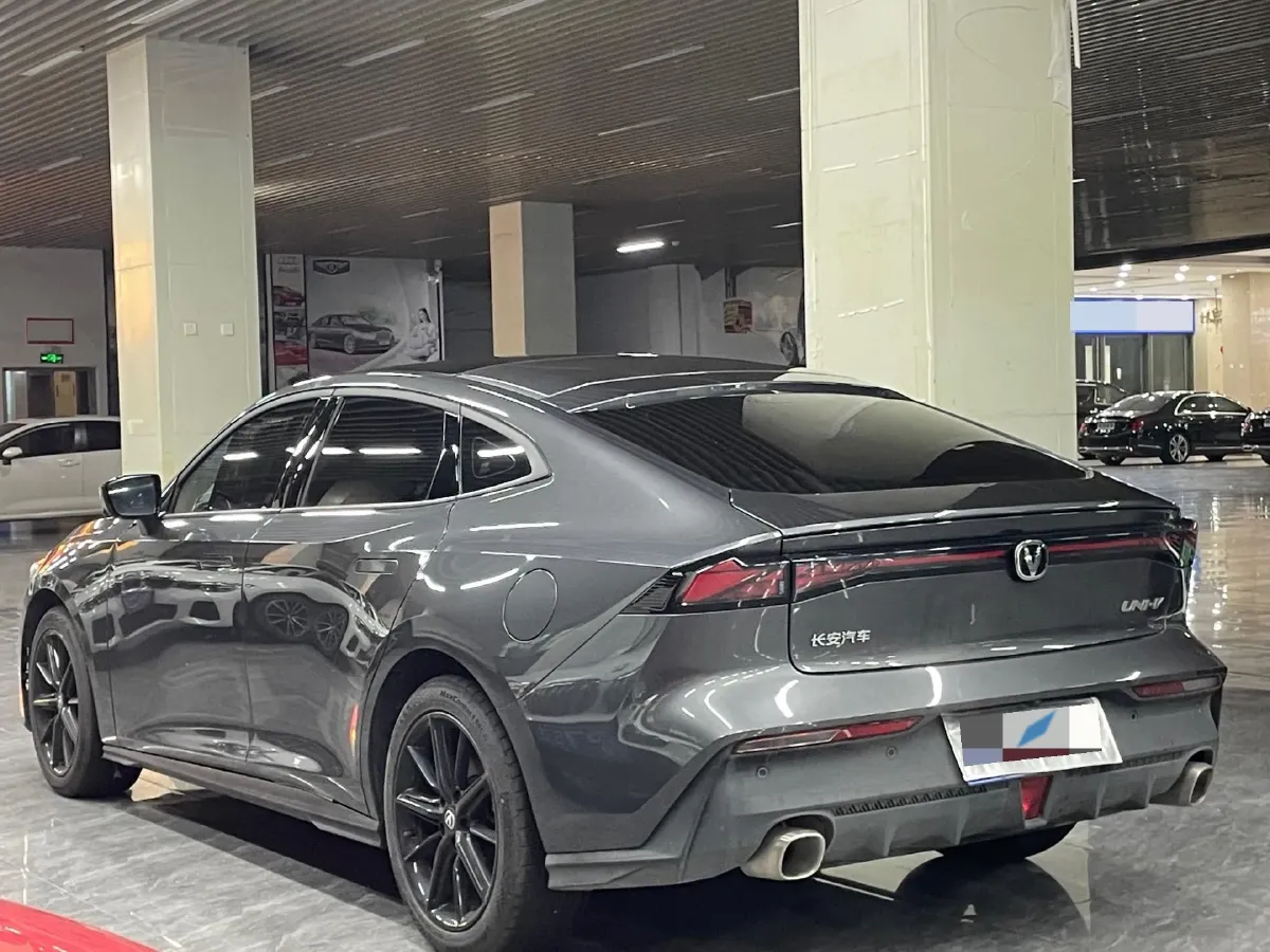 2024 ChangAn UNI-V 1.5T 188HP L4 7DCT,autocango,china used car exporter,china ev exporter,chinese used car exporter,chinese used ev exporter