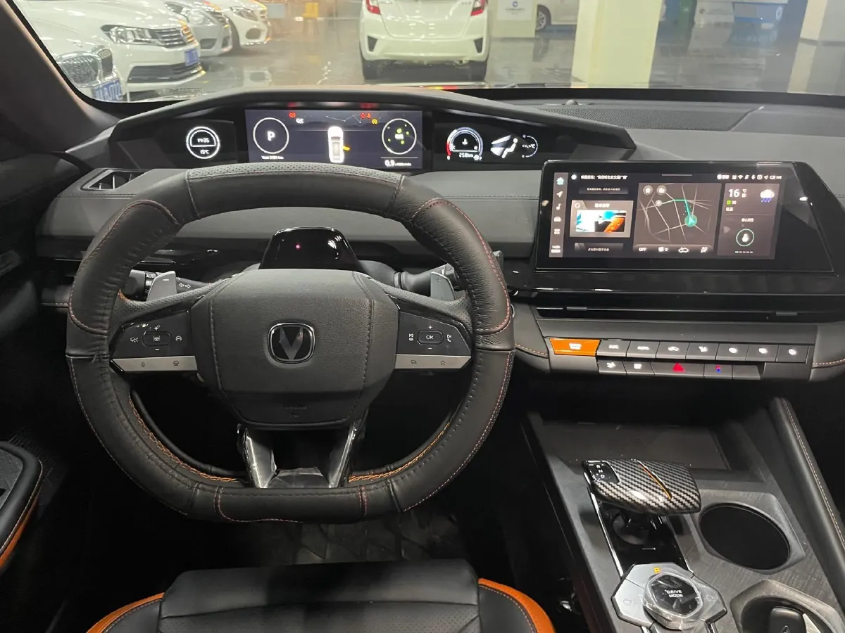 2024 ChangAn UNI-V 1.5T 188HP L4 7DCT,autocango,china used car exporter,china ev exporter,chinese used car exporter,chinese used ev exporter