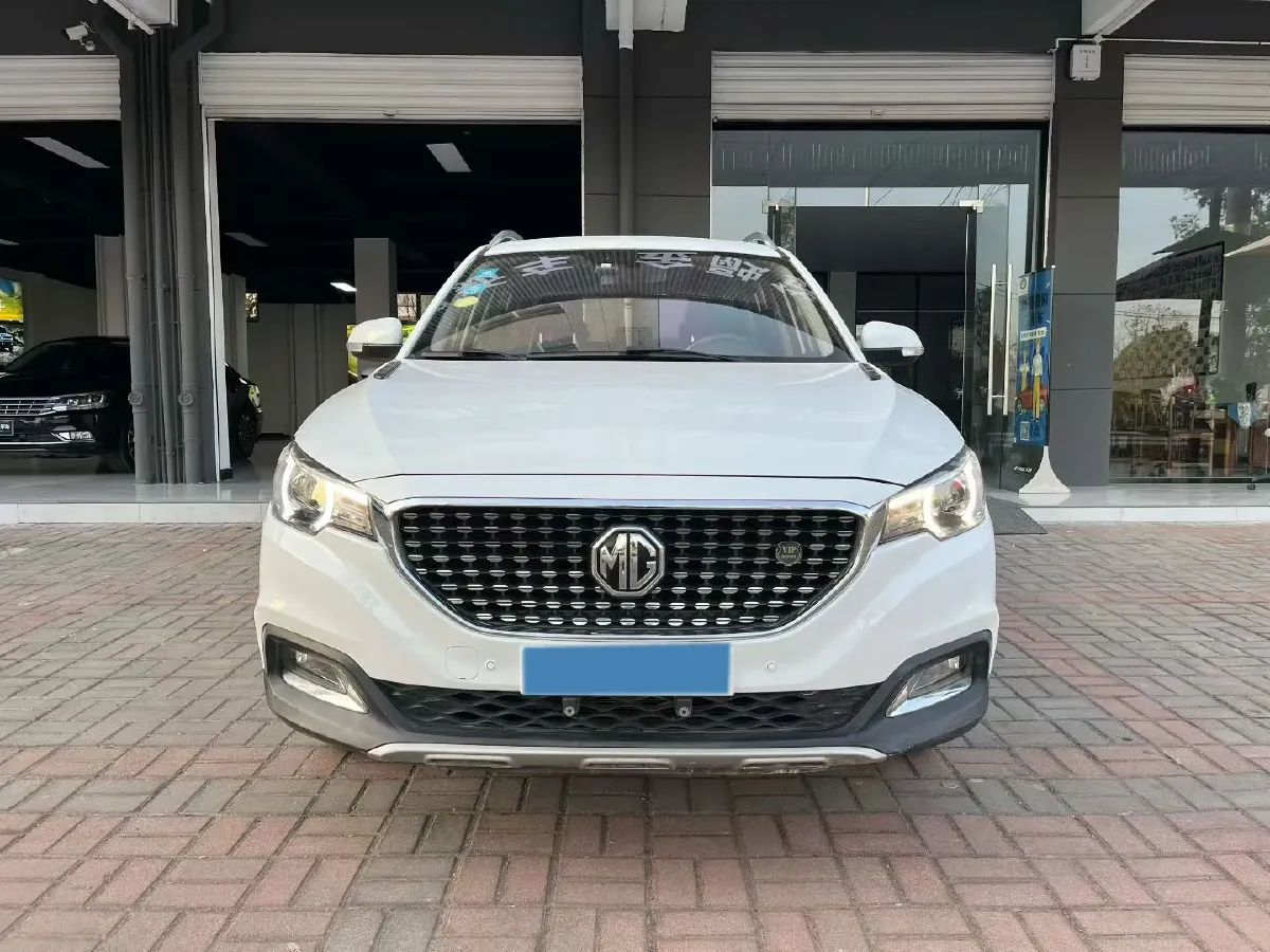 2018 BaoJun 530 1.8L 137HP L4 5AMT,autocango,china used car exporter,china ev exporter,chinese used car exporter,chinese used ev exporter