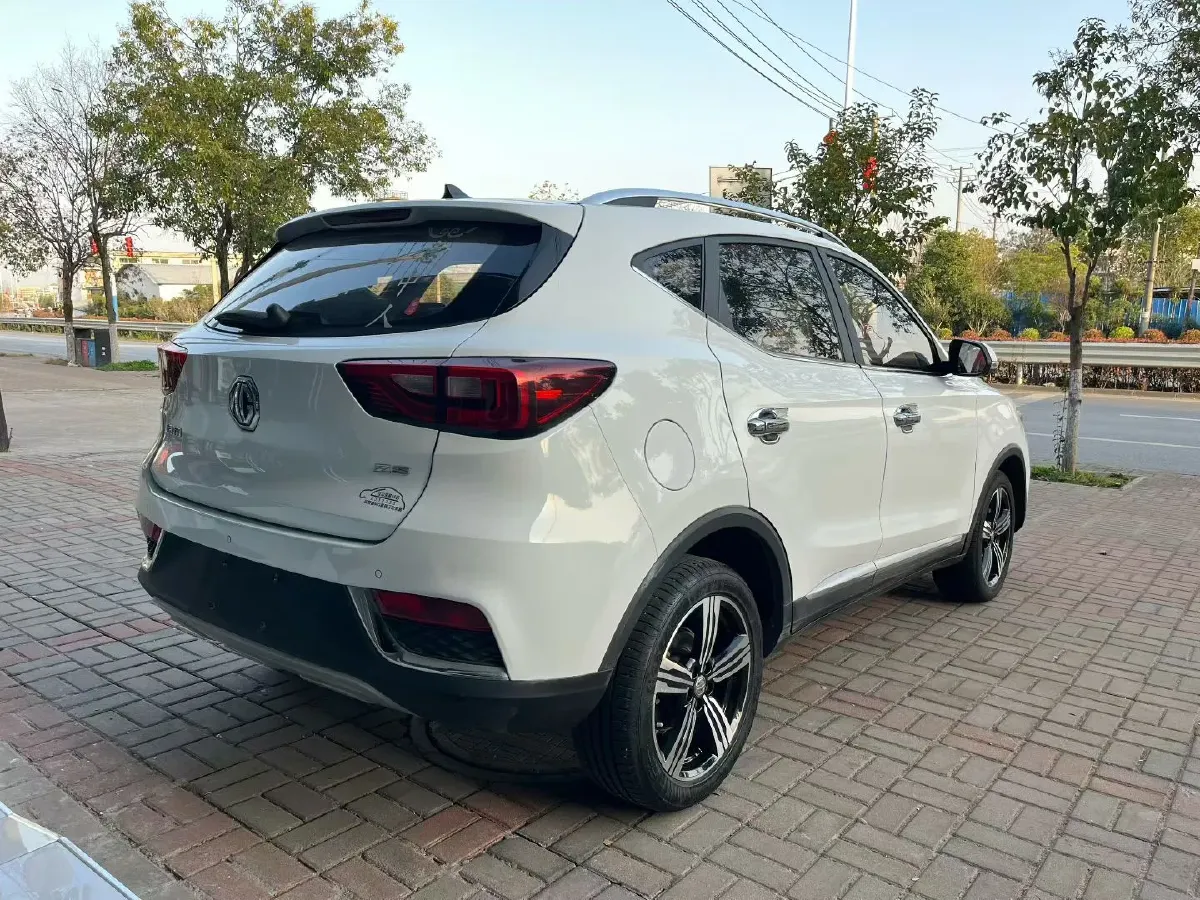 2018 BaoJun 530 1.8L 137HP L4 5AMT,autocango,china used car exporter,china ev exporter,chinese used car exporter,chinese used ev exporter