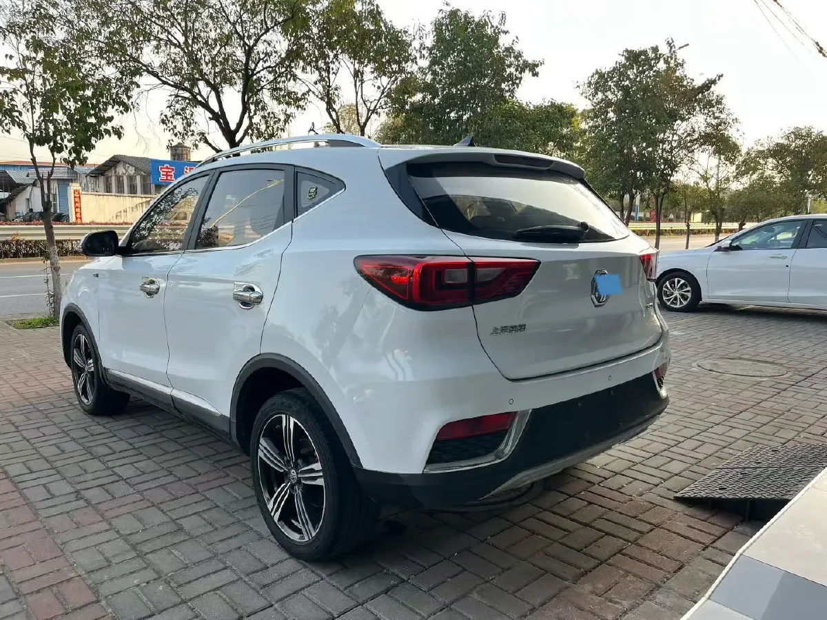 2018 BaoJun 530 1.8L 137HP L4 5AMT,autocango,china used car exporter,china ev exporter,chinese used car exporter,chinese used ev exporter