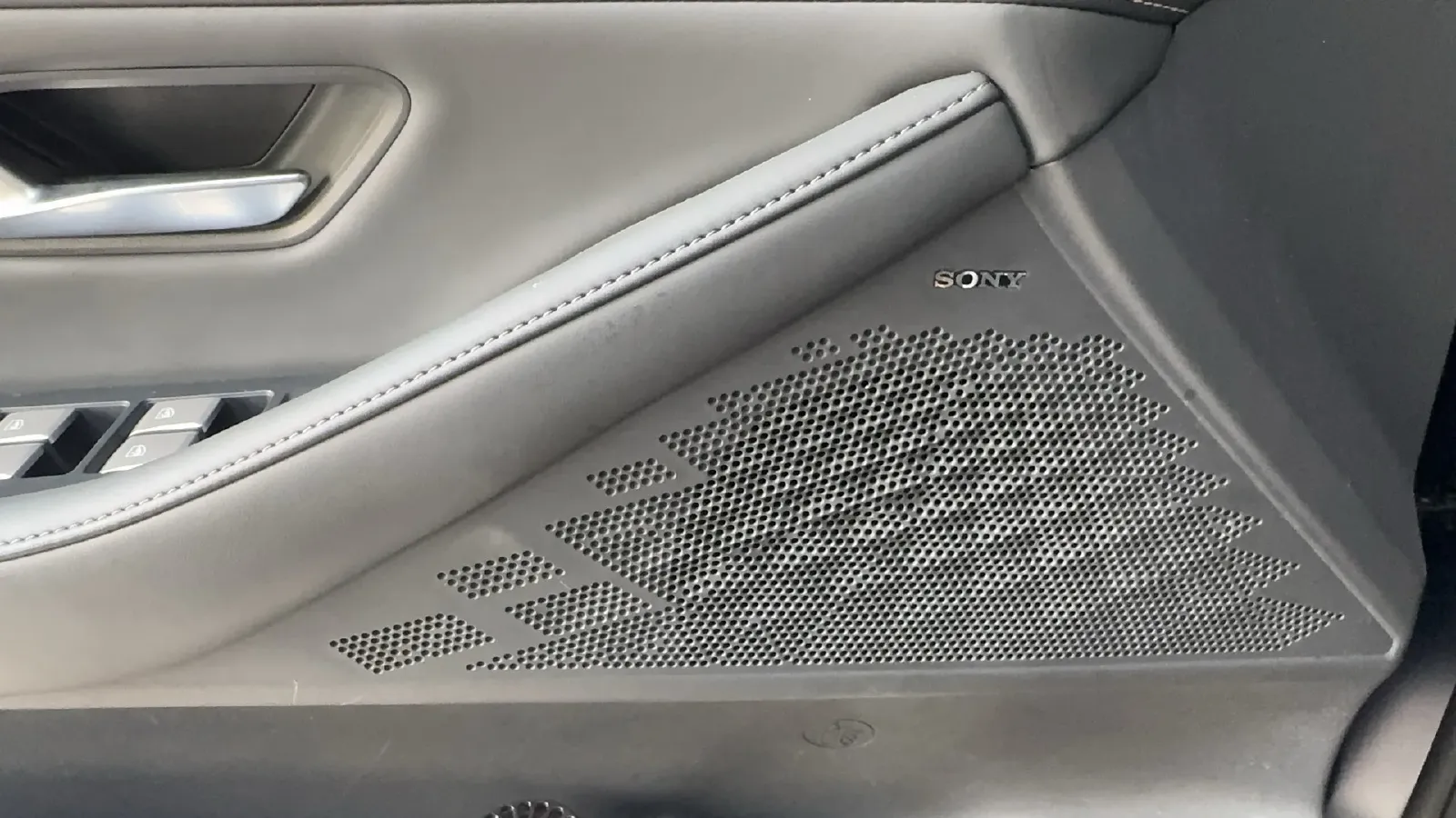 2022 DongFeng Forthing LingZhi EV BEV 68.4KWH,autocango,china used car exporter,china ev exporter,chinese used car exporter,chinese used ev exporter