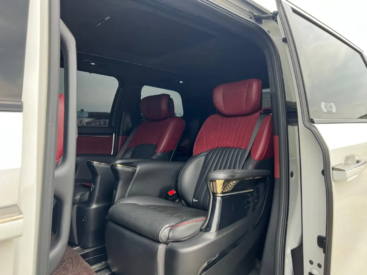 2023 GAC Trumpchi M8 2.0T 252HP L4 8AT,autocango,china used car exporter,china ev exporter,chinese used car exporter,chinese used ev exporter