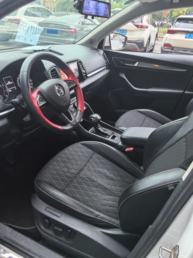 2021 Skoda Karoq 1.4T 150HP L4 7DCT,autocango,china used car exporter,china ev exporter,chinese used car exporter,chinese used ev exporter