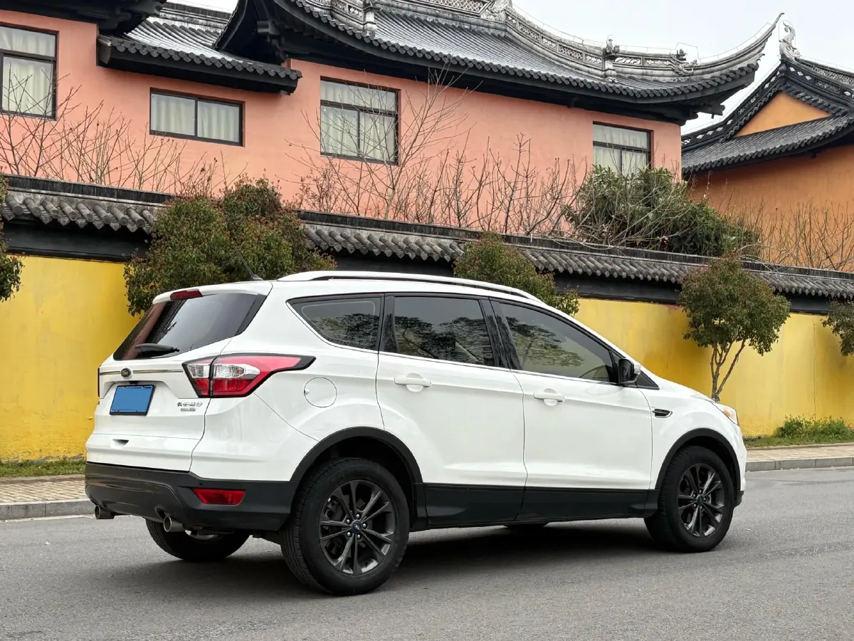 2019 Ford Kuga 1.5T 182HP L4 6AT,autocango,china used car exporter,china ev exporter,chinese used car exporter,chinese used ev exporter
