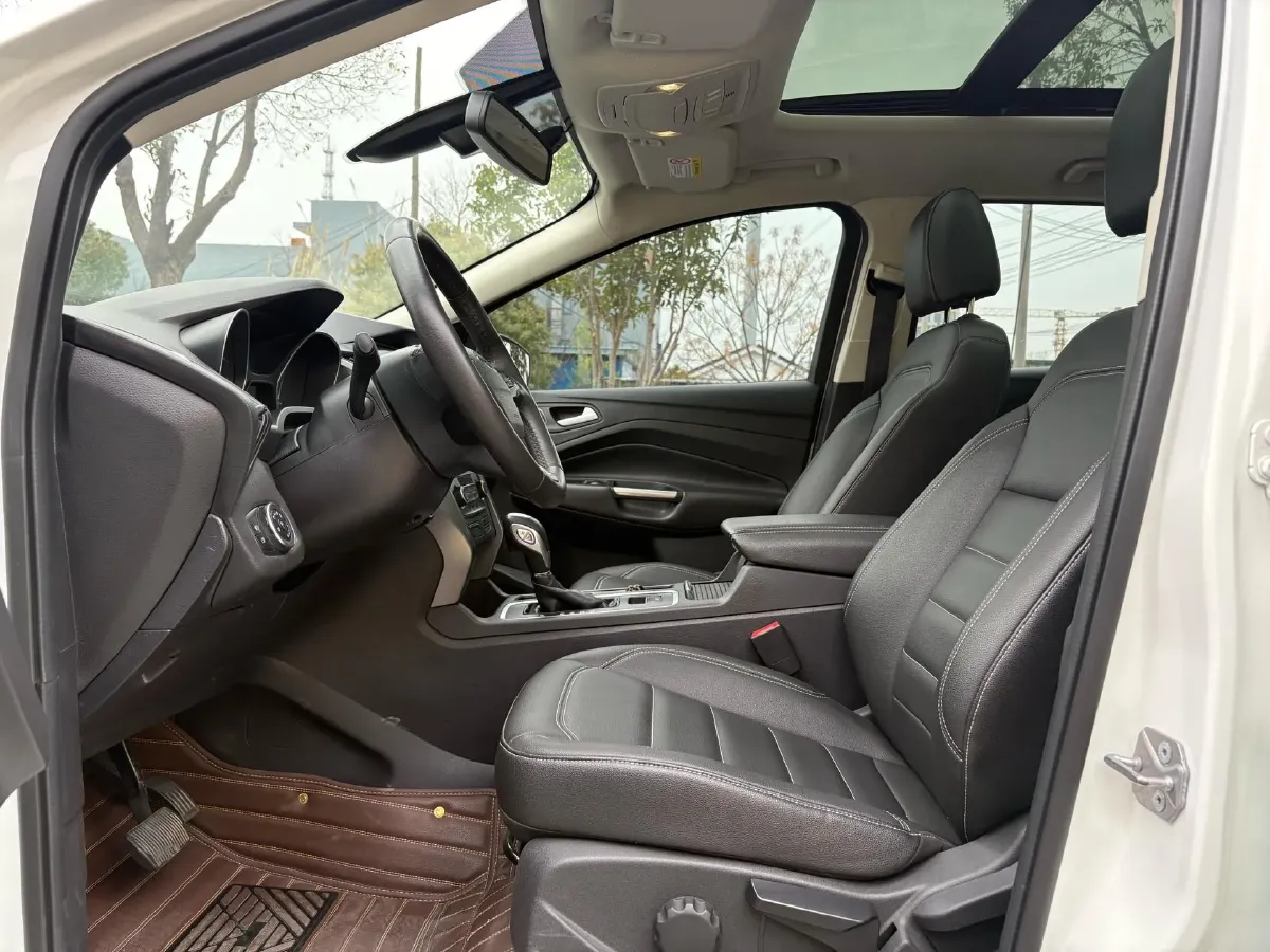 2019 Ford Kuga 1.5T 182HP L4 6AT,autocango,china used car exporter,china ev exporter,chinese used car exporter,chinese used ev exporter