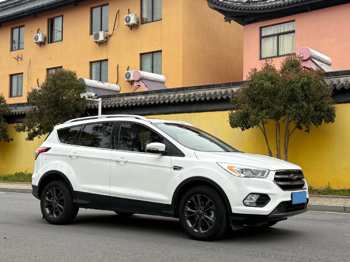2019 Ford Kuga 1.5T 182HP L4 6AT,autocango,china used car exporter,china ev exporter,chinese used car exporter,chinese used ev exporter