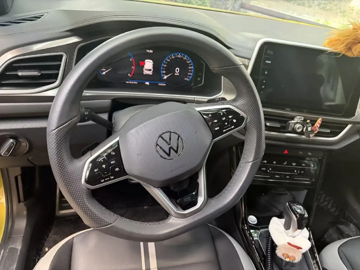 2023 Volkswagen T-Roc 1.5T 160HP L4 7DCT,autocango,china used car exporter,china ev exporter,chinese used car exporter,chinese used ev exporter