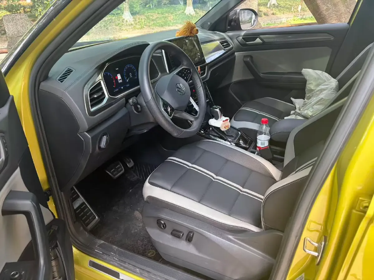 2023 Volkswagen T-Roc 1.5T 160HP L4 7DCT,autocango,china used car exporter,china ev exporter,chinese used car exporter,chinese used ev exporter
