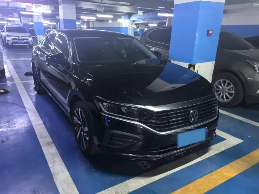 2025 Volkswagen Passat 2.0T 220HP L4 7DCT,autocango,china used car exporter,china ev exporter,chinese used car exporter,chinese used ev exporter