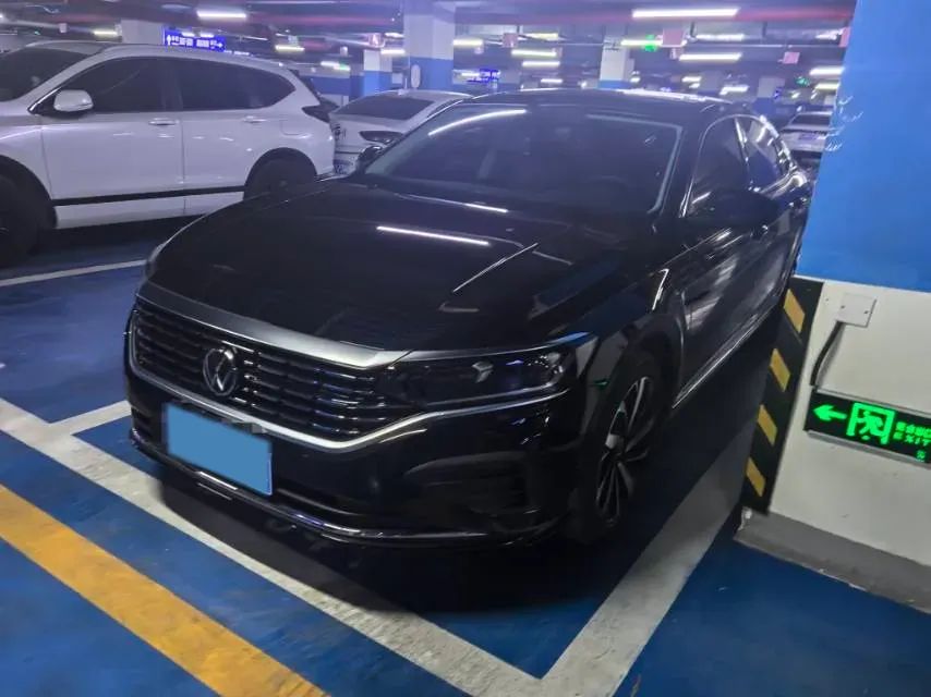 2025 Volkswagen Passat 2.0T 220HP L4 7DCT,autocango,china used car exporter,china ev exporter,chinese used car exporter,chinese used ev exporter