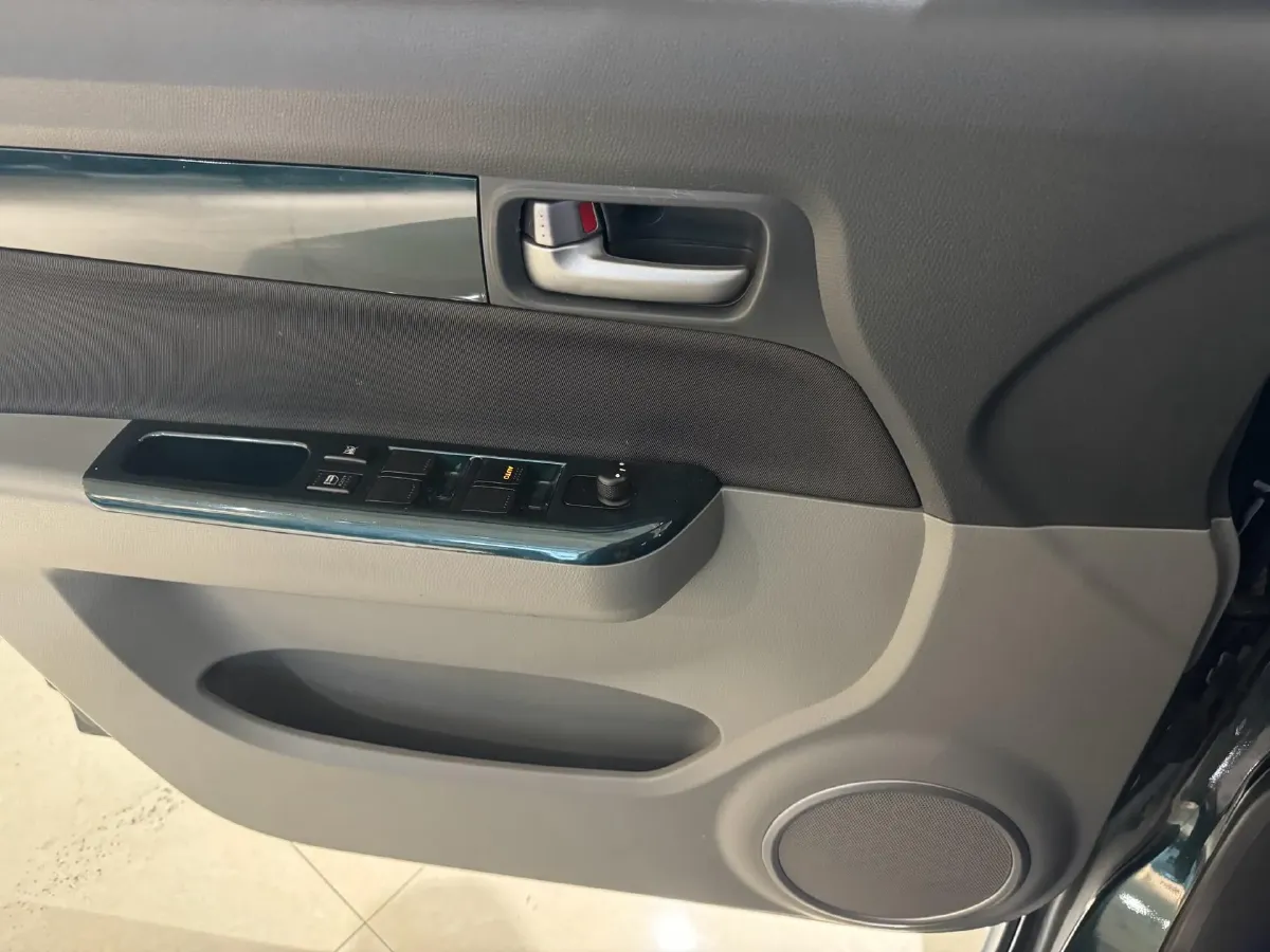 2016 Suzuki Swift 1.5L 103HP L4 4AT,autocango,china used car exporter,china ev exporter,chinese used car exporter,chinese used ev exporter