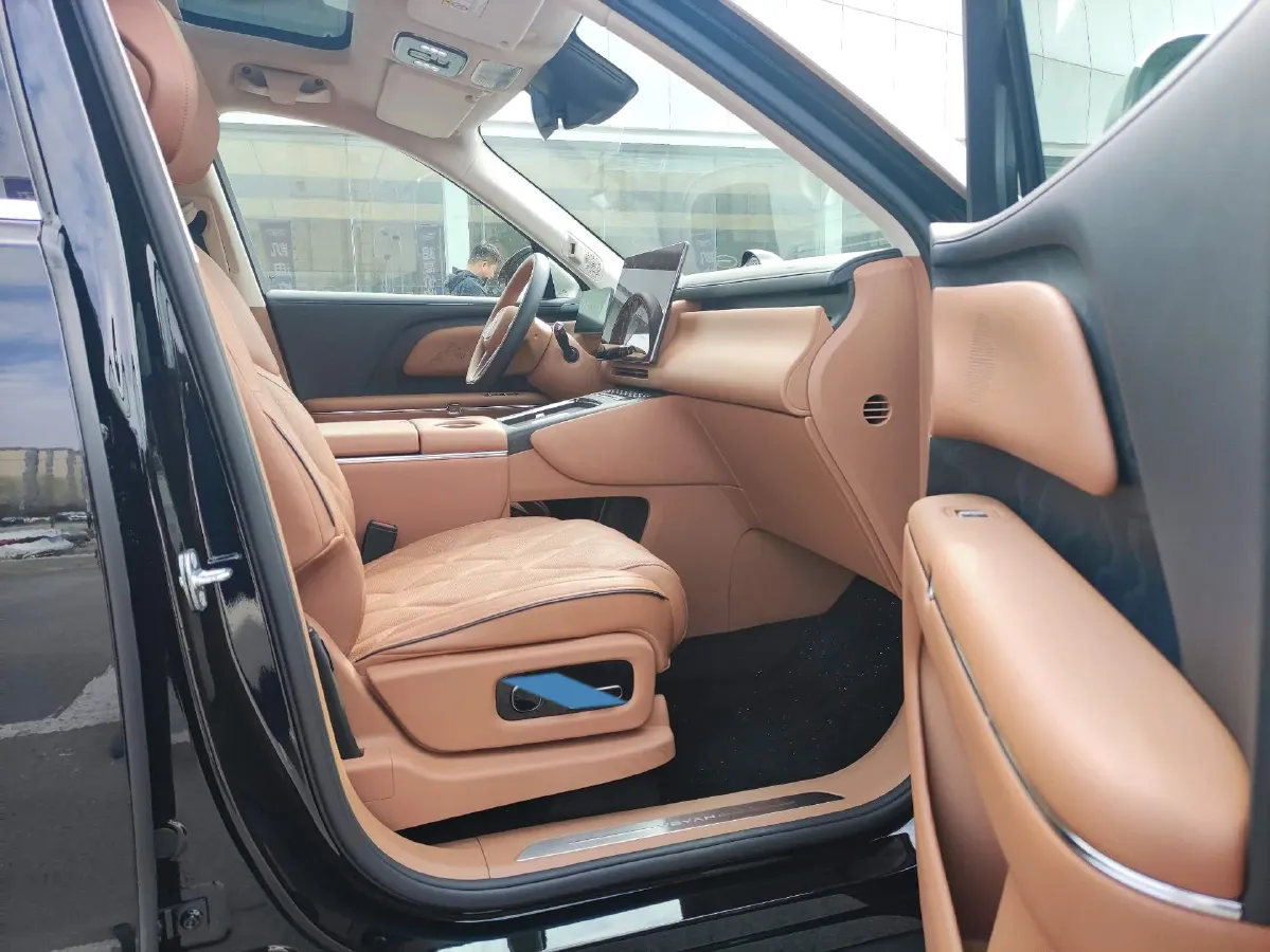 2026 Voyah 9L 1.5T 150HP L4 PHEV,autocango,china used car exporter,china ev exporter,chinese used car exporter,chinese used ev exporter