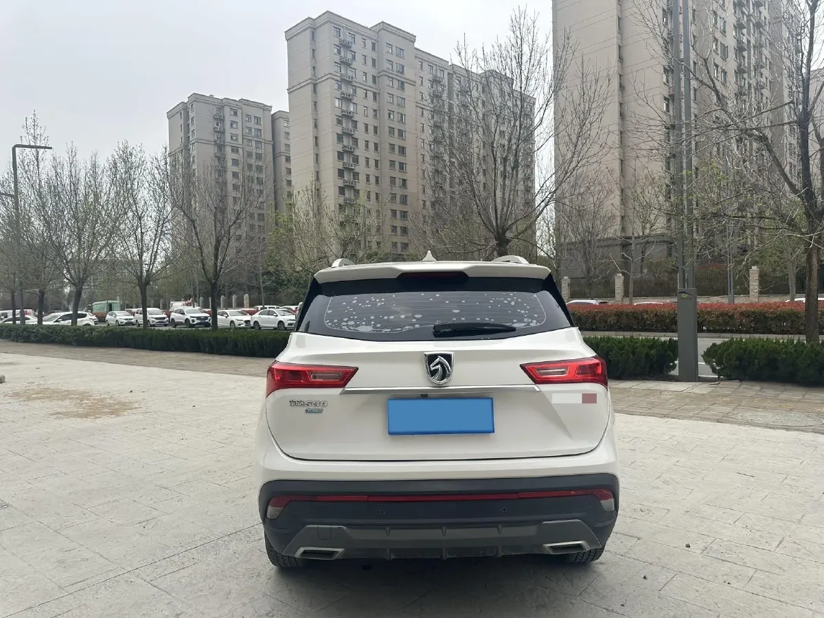 2018 BaoJun 530 1.5T 150HP L4 6MT,autocango,china used car exporter,china ev exporter,chinese used car exporter,chinese used ev exporter