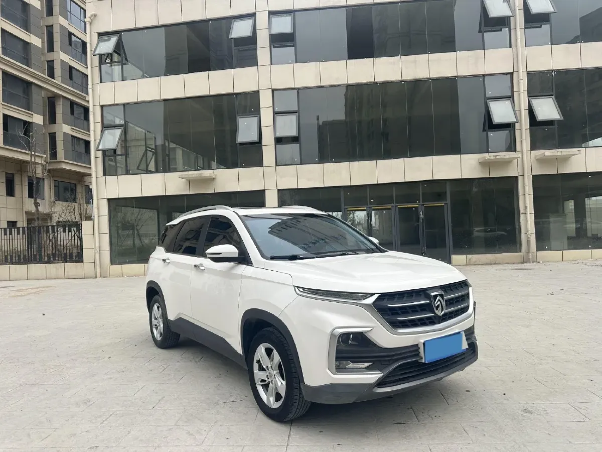2018 BaoJun 530 1.5T 150HP L4 6MT,autocango,china used car exporter,china ev exporter,chinese used car exporter,chinese used ev exporter