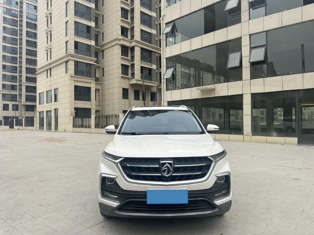 2018 BaoJun 530 1.5T 150HP L4 6MT,autocango,china used car exporter,china ev exporter,chinese used car exporter,chinese used ev exporter