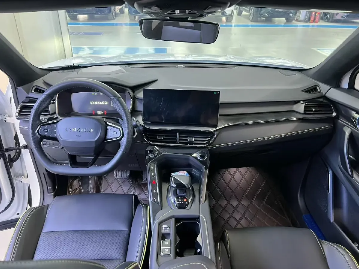 2023 LYNK&CO 06 1.5T 181HP L4 7DCT,autocango,china used car exporter,china ev exporter,chinese used car exporter,chinese used ev exporter