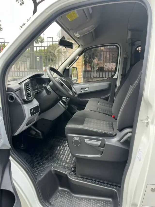 2023 MAXUS XinTu V80 2.0T 127HP L4 6MT,autocango,china used car exporter,china ev exporter,chinese used car exporter,chinese used ev exporter