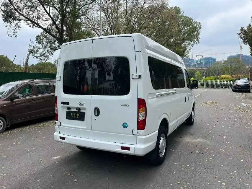 2023 MAXUS XinTu V80 2.0T 127HP L4 6MT,autocango,china used car exporter,china ev exporter,chinese used car exporter,chinese used ev exporter
